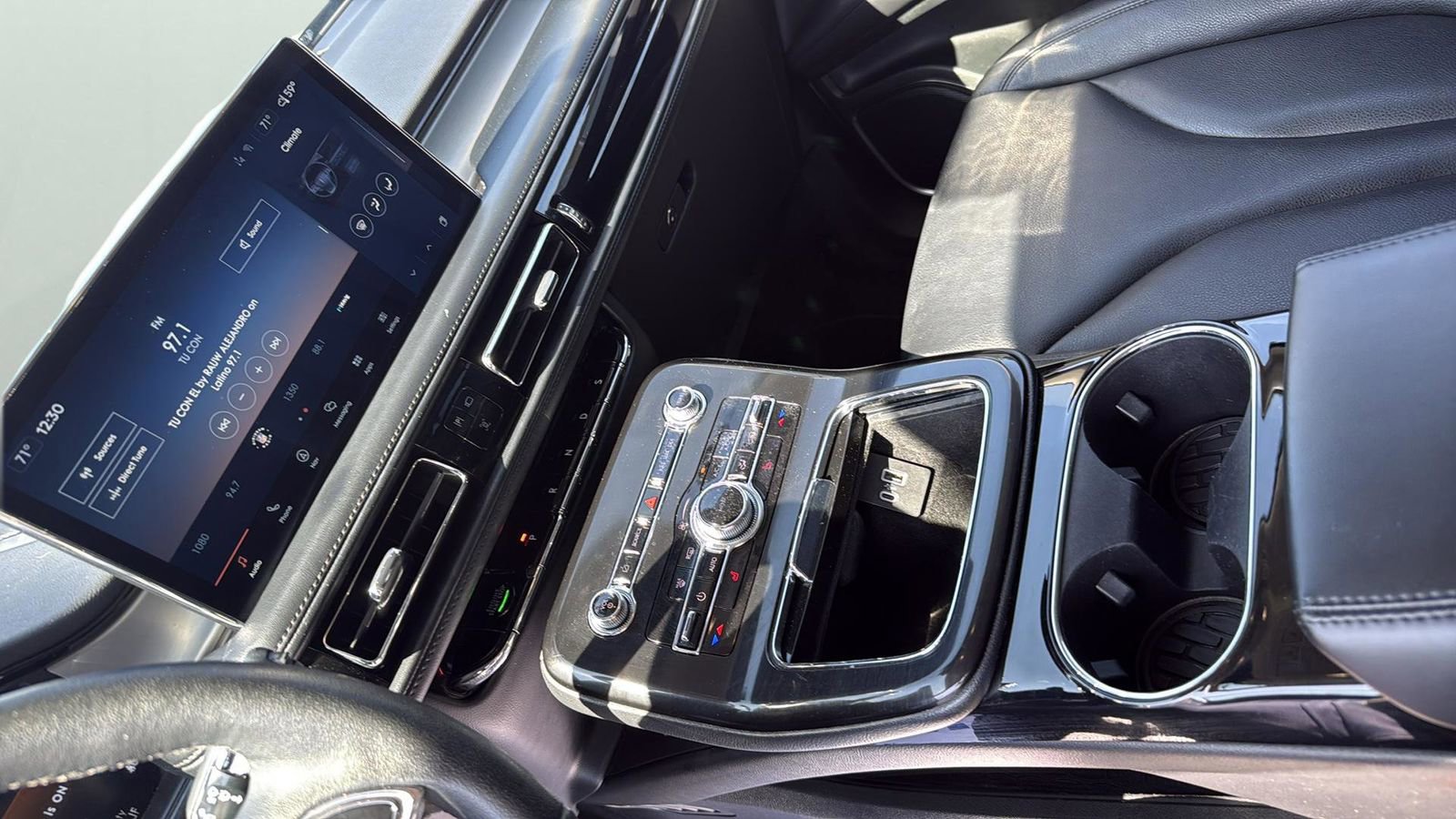 Used 2023 Lincoln Nautilus FWD w/ Premium Package image 17