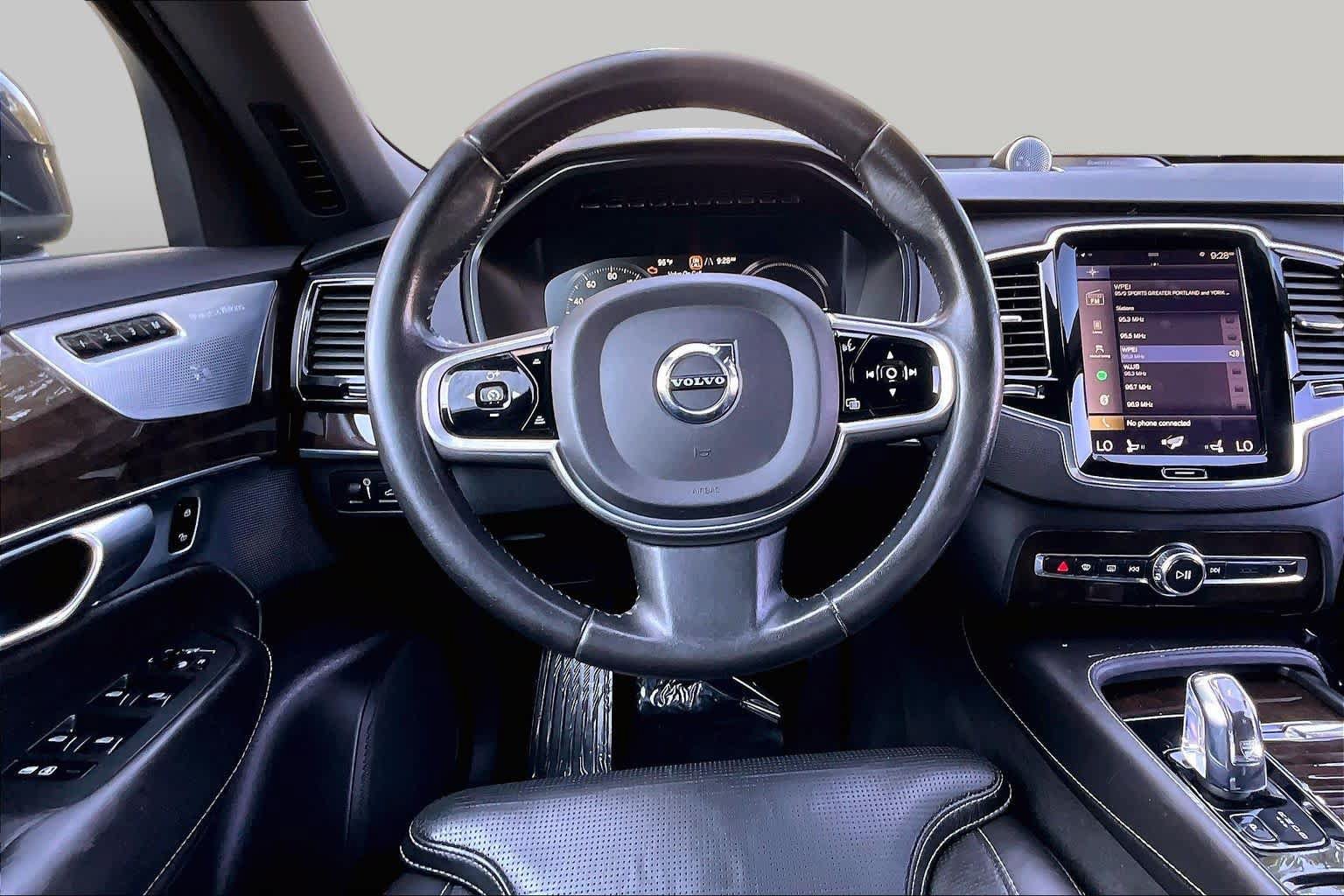 Used 2017 Volvo XC90 T8 Inscription w/ Vision Package AWD/4WD image 6