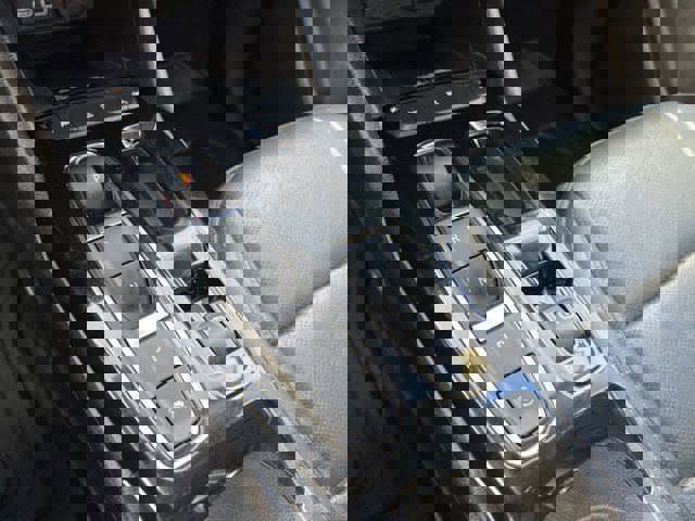 Used 2022 Chevrolet Bolt EUV LT w/ Convenience Package image 16