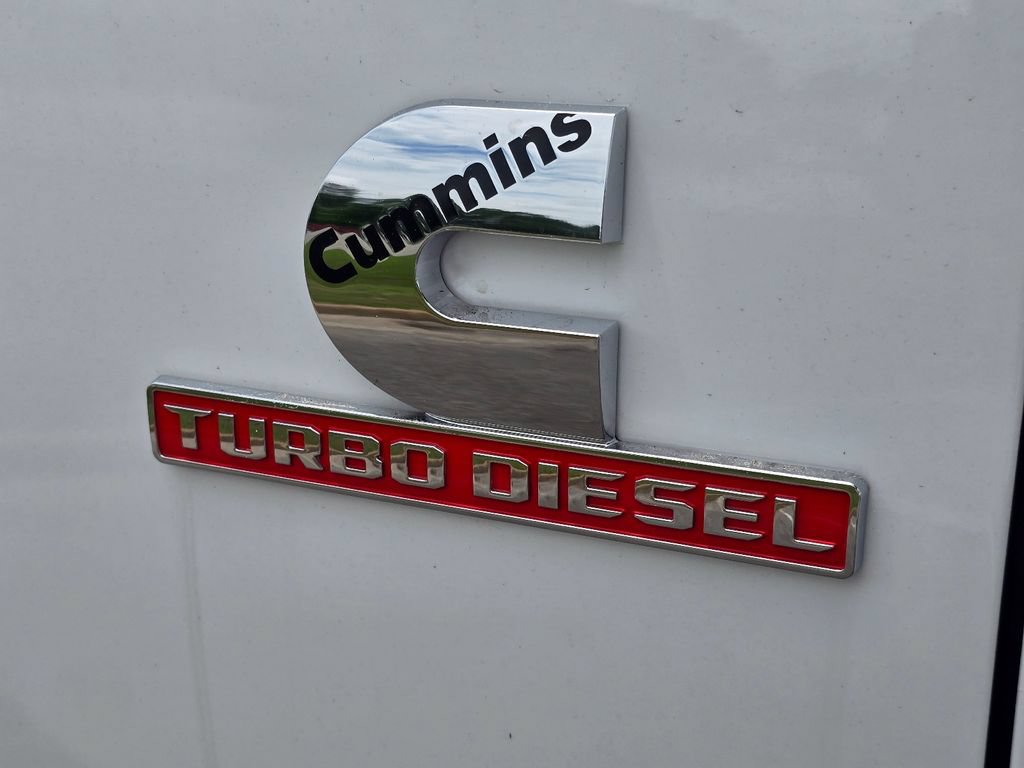 Used 2025 RAM 3500 Laramie AWD/4WD image 13
