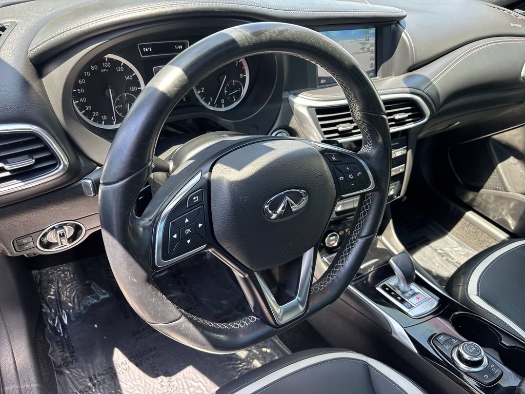 Certified 2018 INFINITI QX30 Sport w/ Sport Leather Package FWD image 11