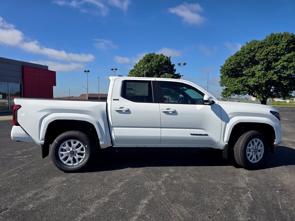 New 2026 Toyota Tacoma SR5 AWD/4WD image 15