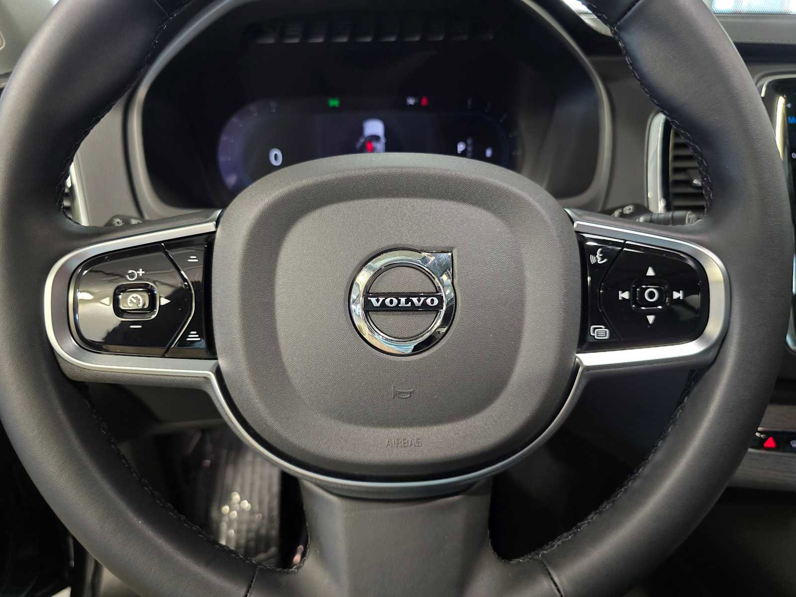 Used 2025 Volvo XC90 B6 Ultra w/ Protection Package Premier image 11