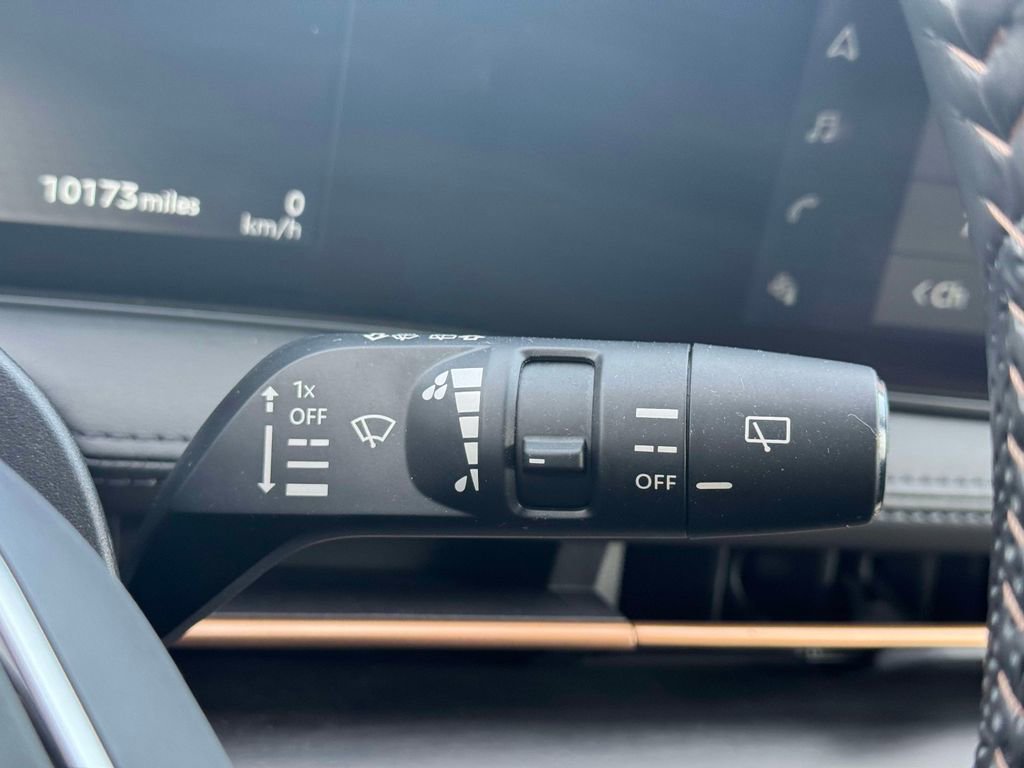 Used 2025 Nissan Ariya AWD image 23