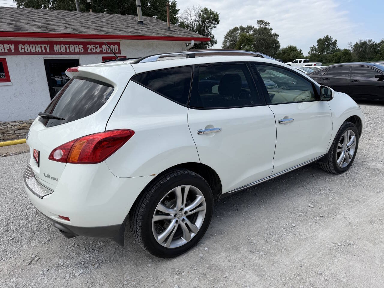 Used 2010 Nissan Murano LE w/ Navigation Pkg AWD/4WD image 3