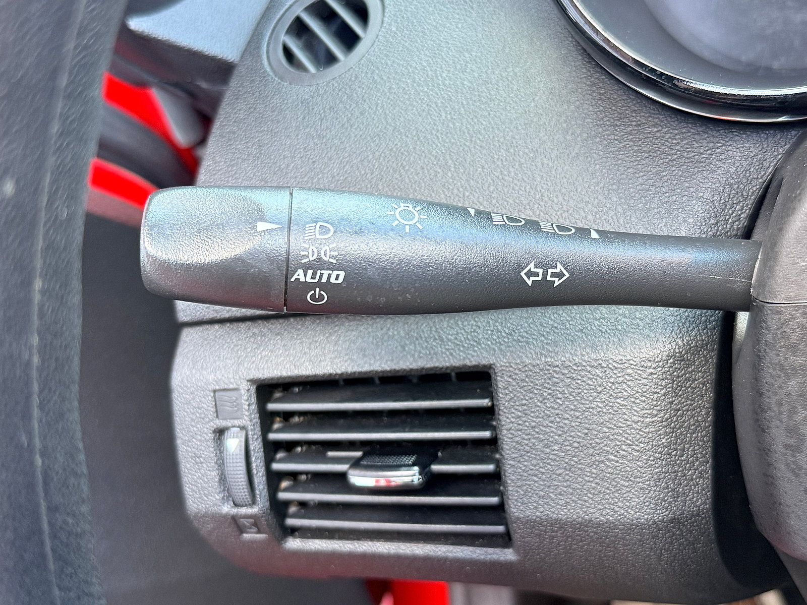 Used 2007 Saturn Sky RWD image 30