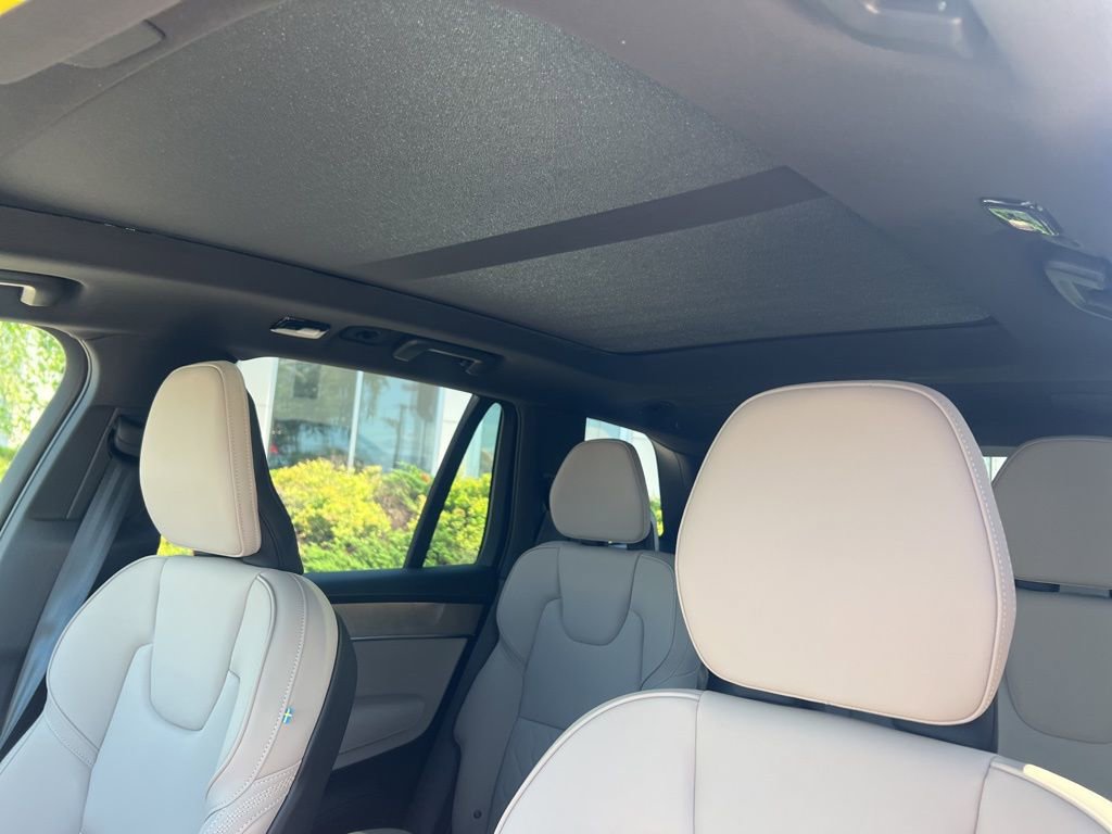 New 2026 Volvo XC90 B6 Plus w/ Protection Package Premier image 16