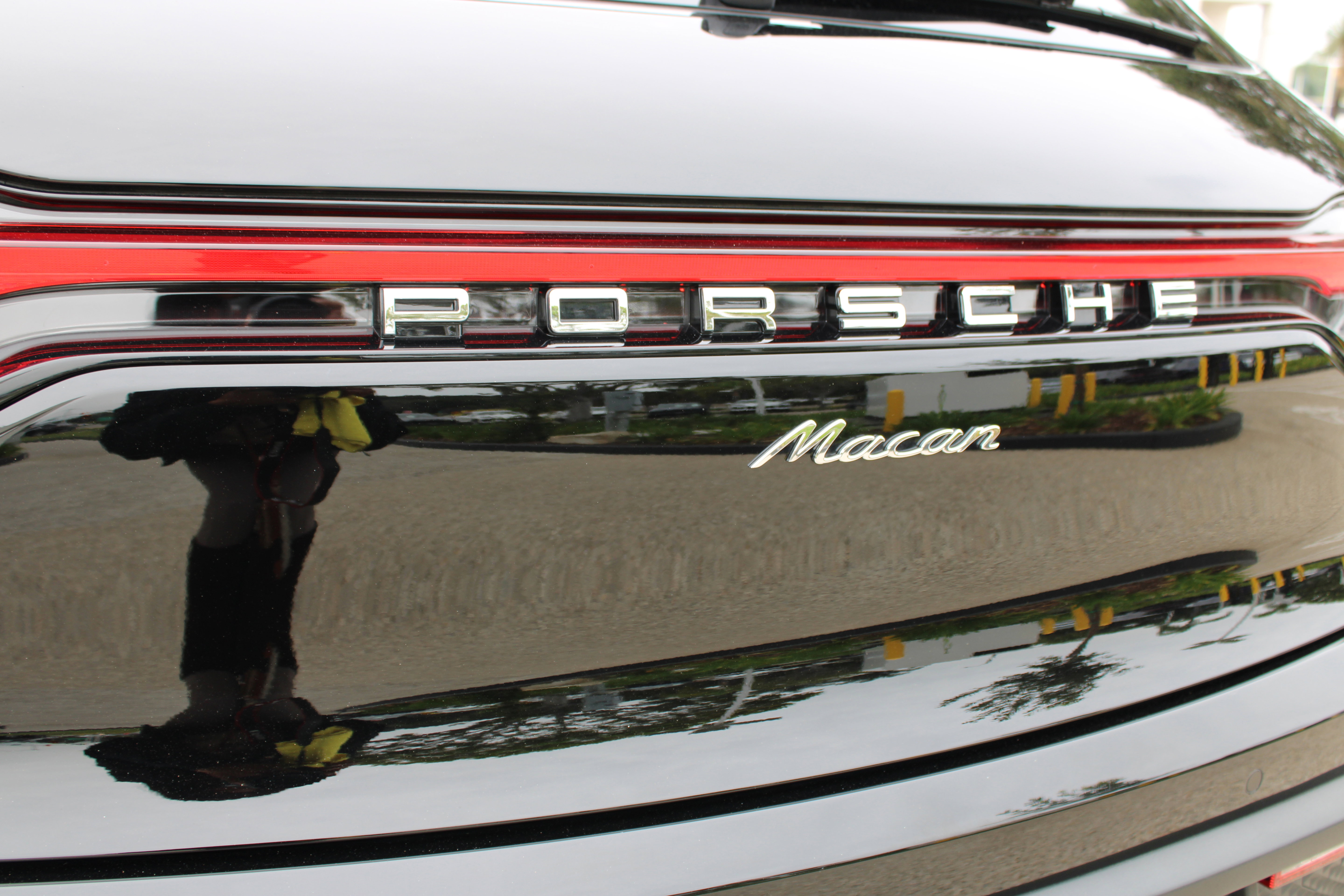 Certified 2026 Porsche Macan AWD/4WD image 14