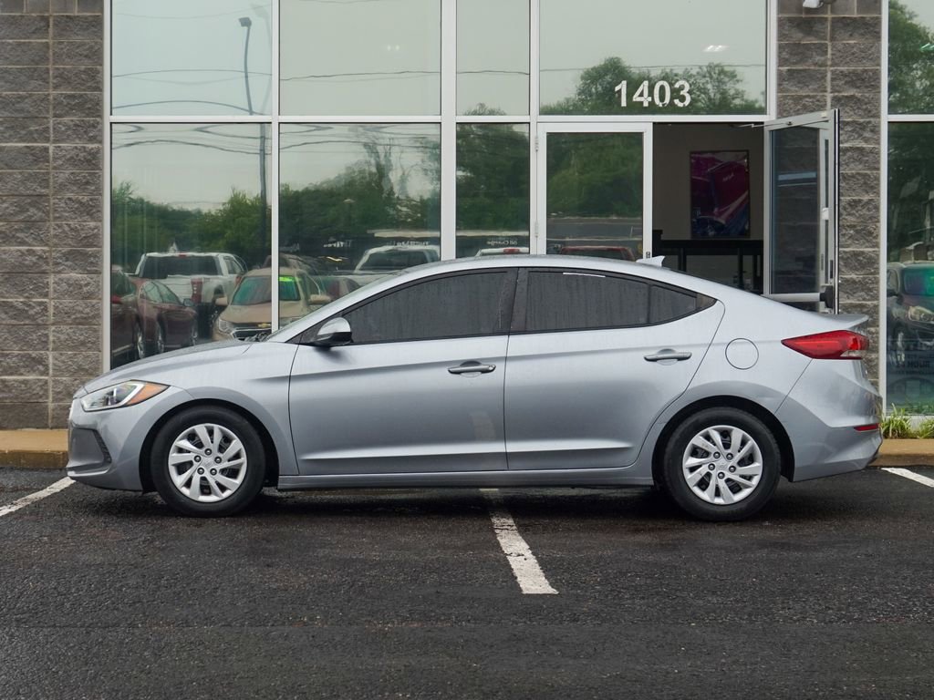 Used 2017 Hyundai Elantra SE FWD image 5