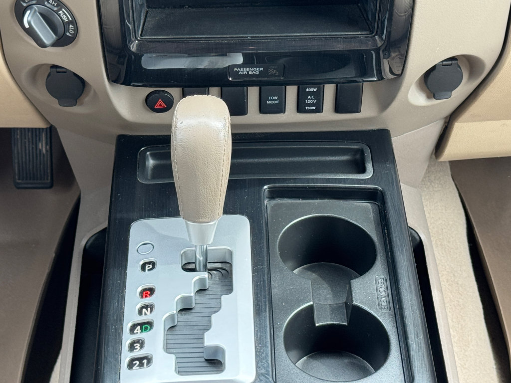 Used 2013 Nissan Titan SV w/ SV Value Truck Pkg AWD/4WD image 12