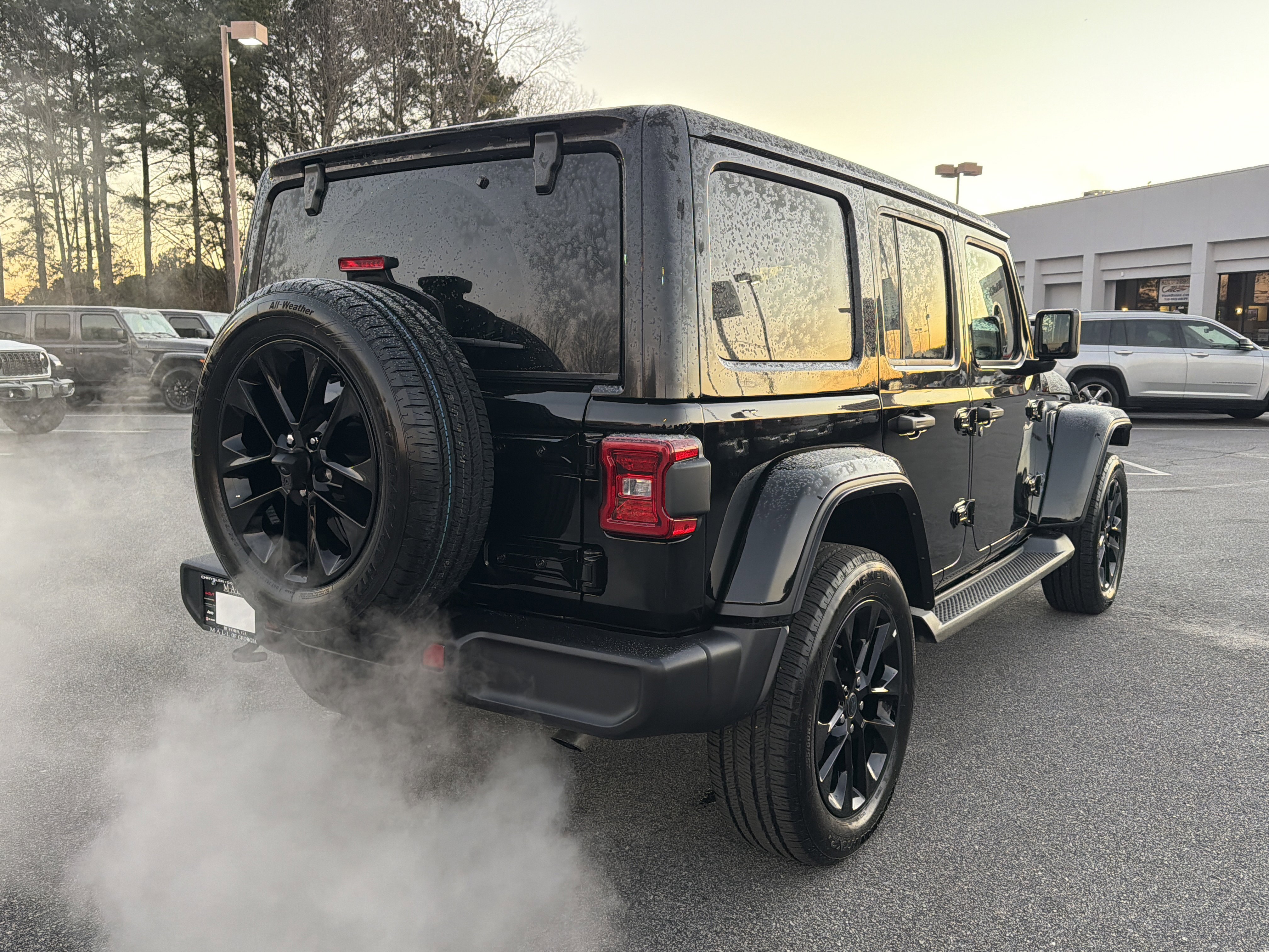 Used 2025 Jeep Wrangler Sahara image 6