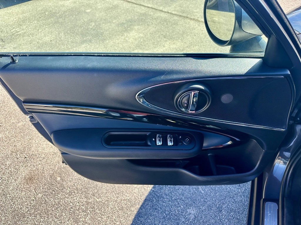 Used 2017 MINI Cooper Clubman S image 27