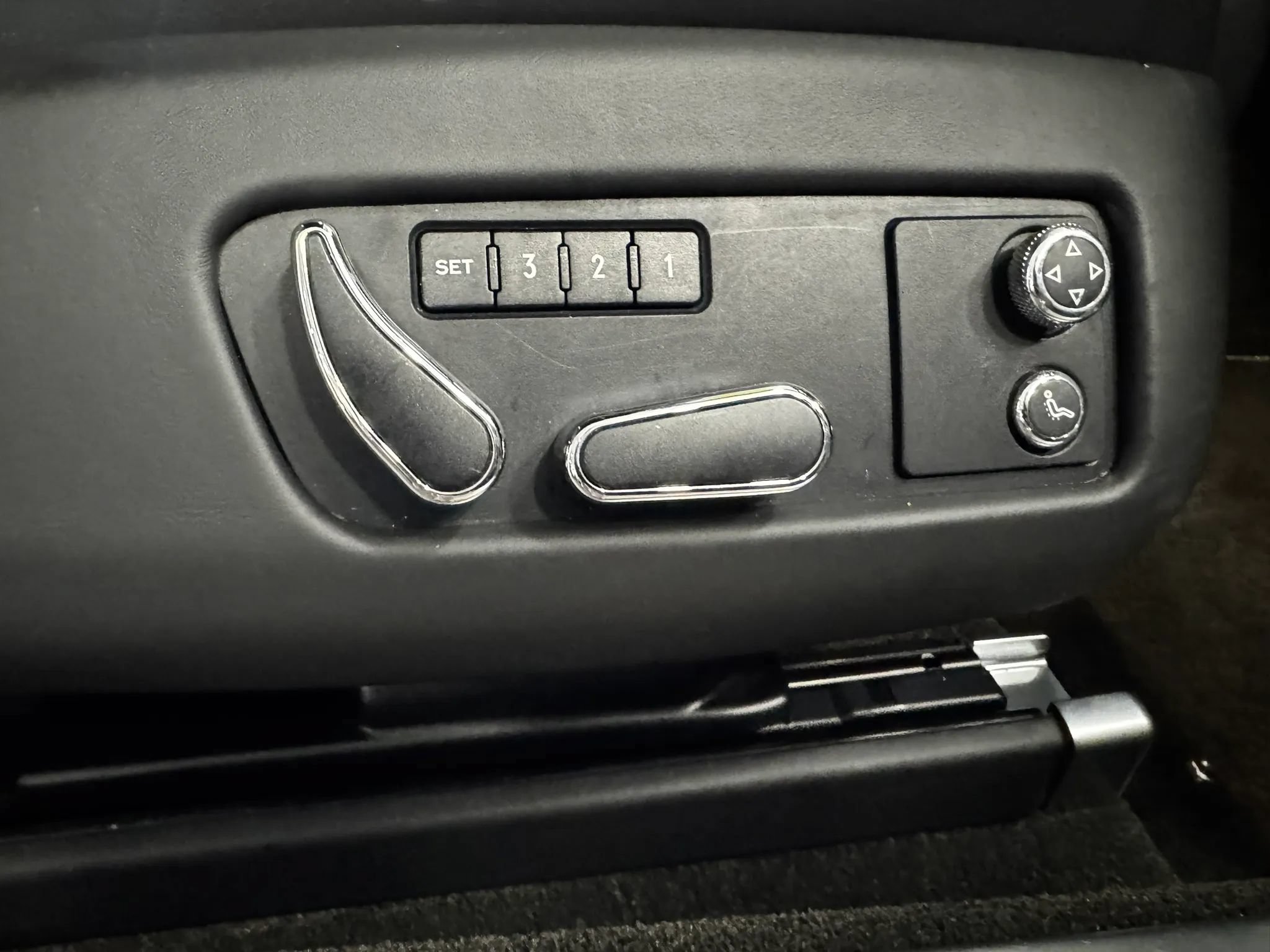 Used 2017 Bentley Continental GT AWD/4WD image 18