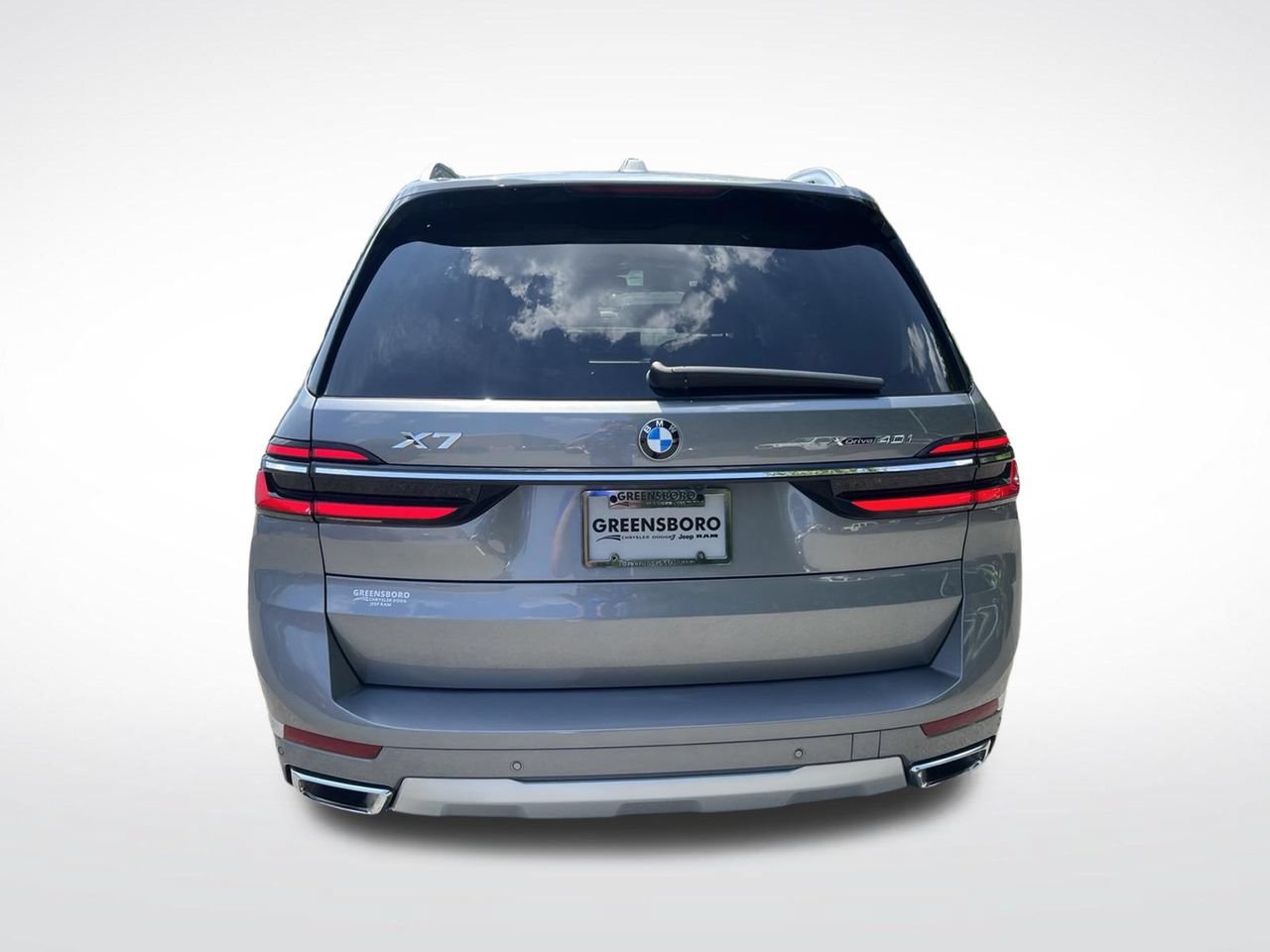 Used 2023 BMW X7 xDrive40i w/ Parking Assistance Package AWD/4WD image 4