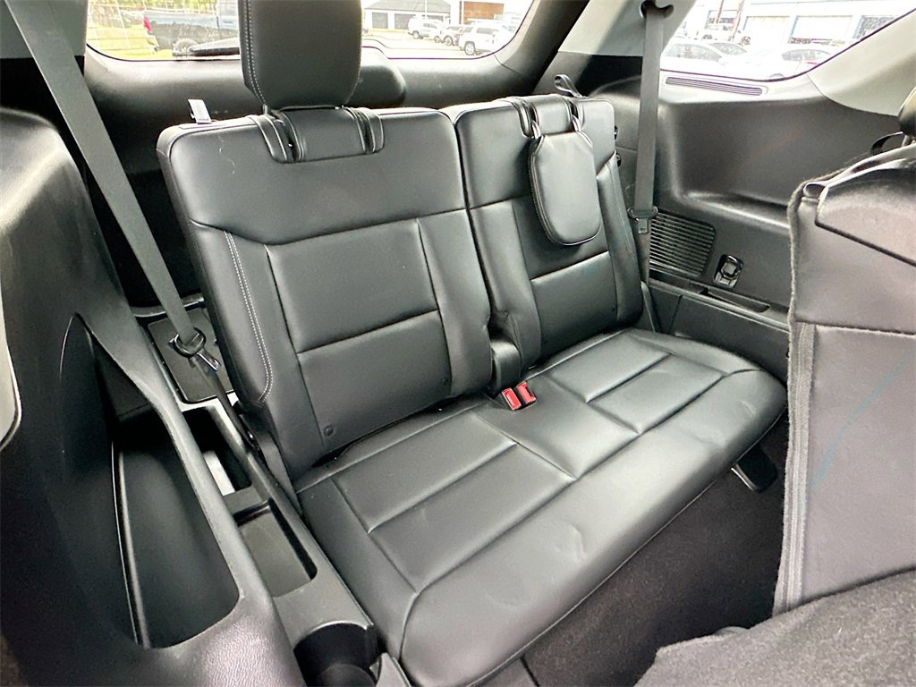 Used 2021 Ford Explorer XLT w/ Equipment Group 202A image 27