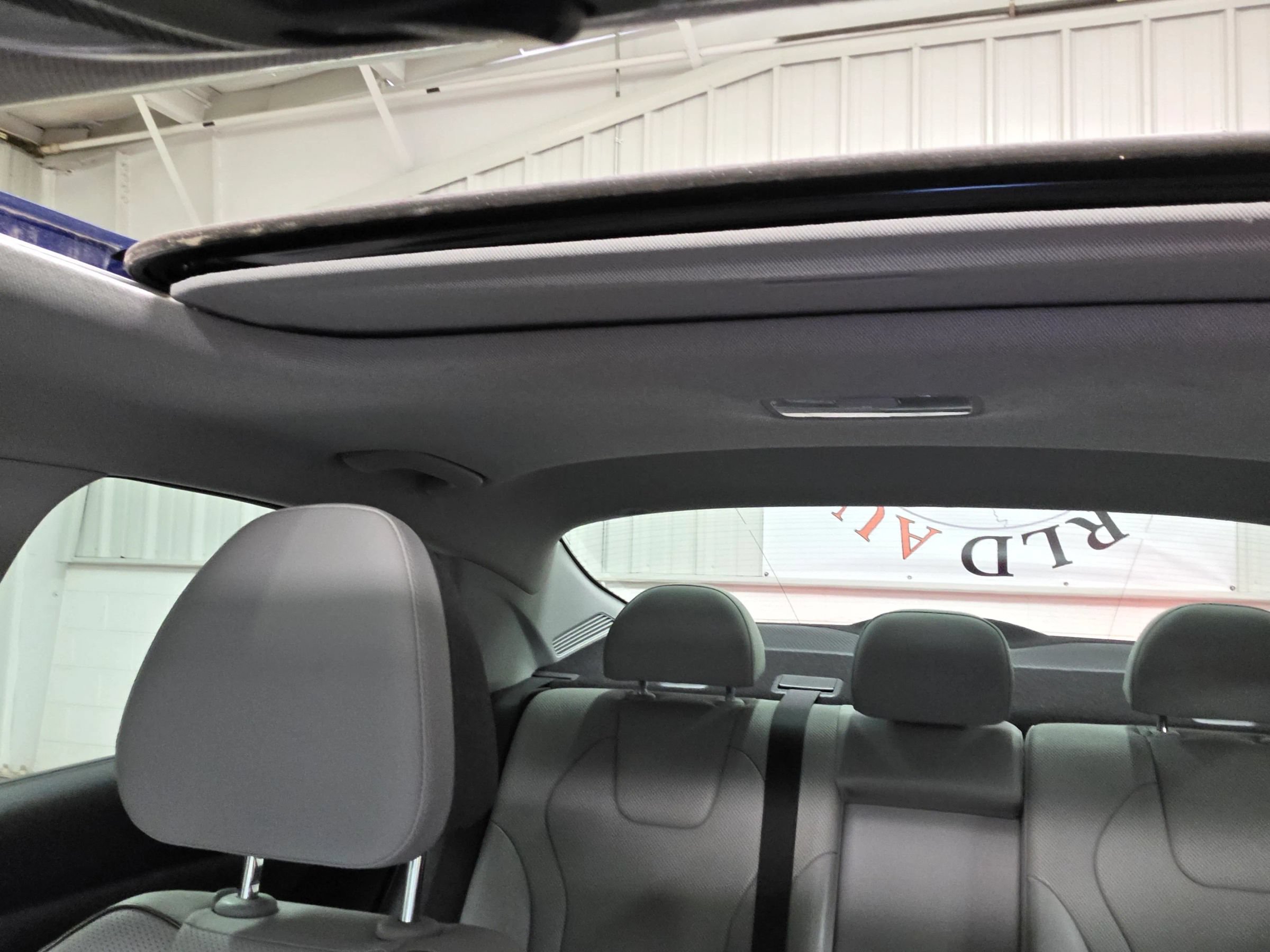 Used 2023 Hyundai Elantra Limited FWD image 32