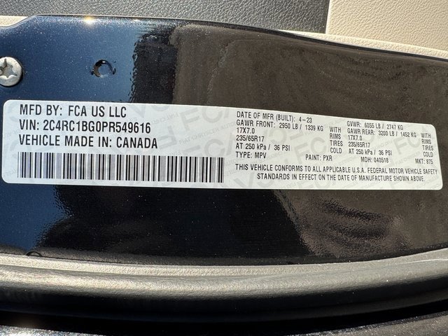 Used 2023 Chrysler Pacifica Touring-L image 29