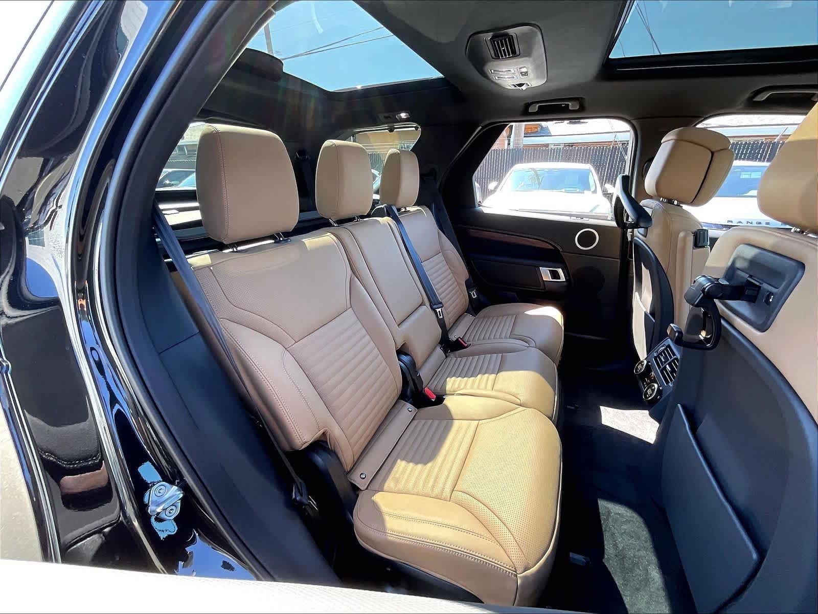 New 2026 Land Rover Discovery Dynamic SE AWD/4WD image 27