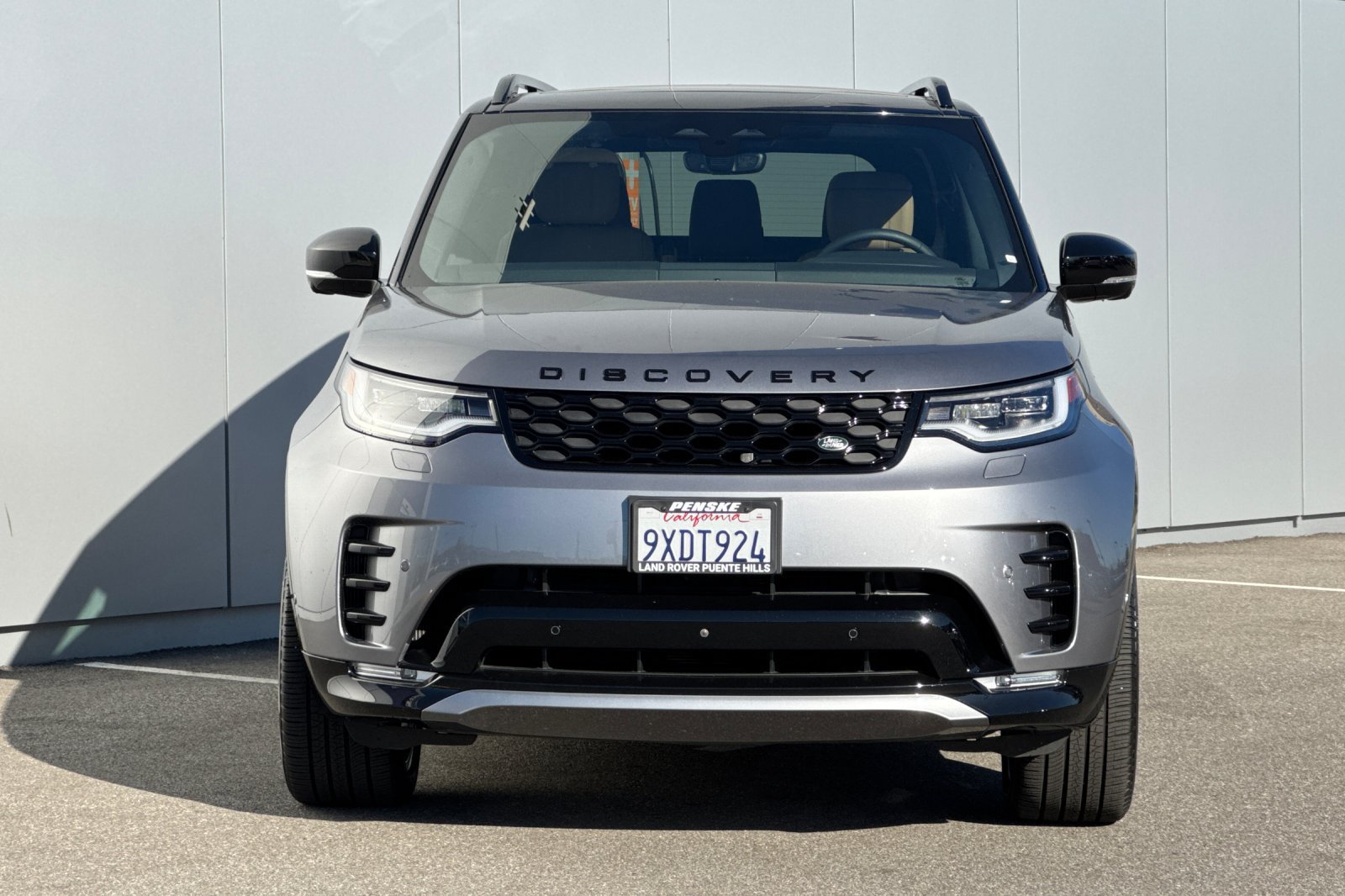 Certified 2025 Land Rover Discovery Dynamic SE AWD/4WD image 8