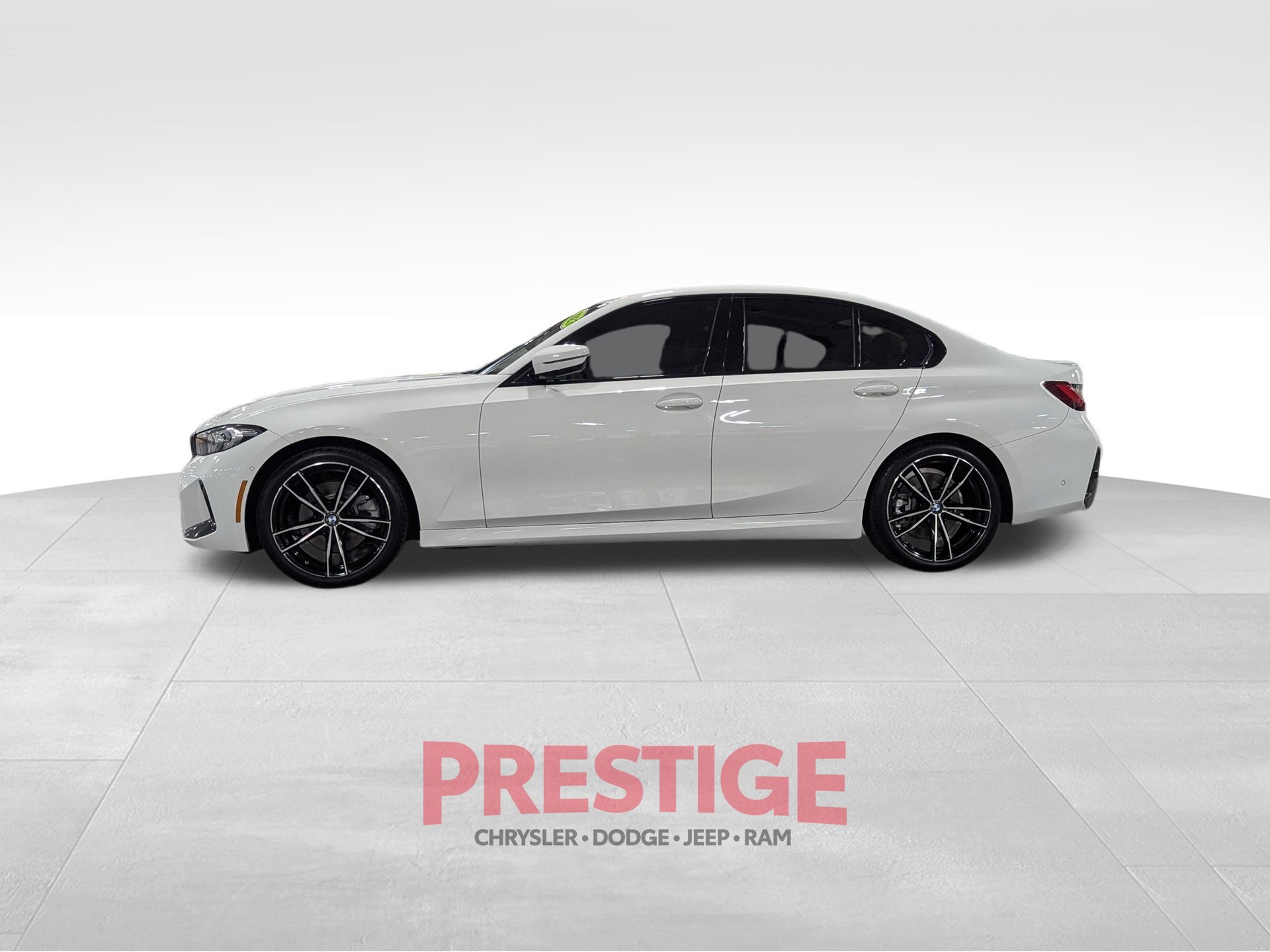 Used 2023 BMW 330i xDrive Sedan w/ M Sport Package AWD/4WD image 14