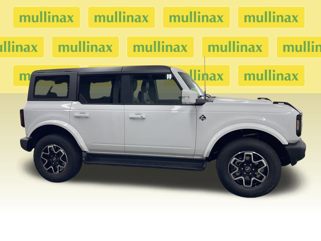 New 2025 Ford Bronco Outer Banks image 2