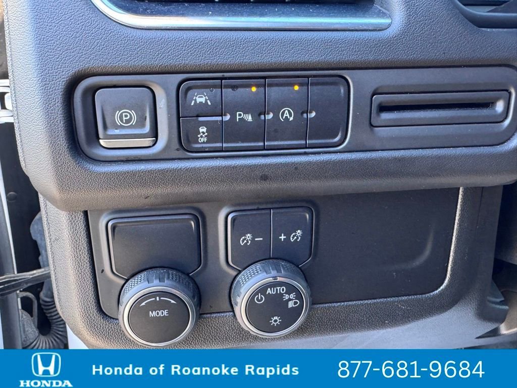 Used 2023 Chevrolet Suburban LT image 38