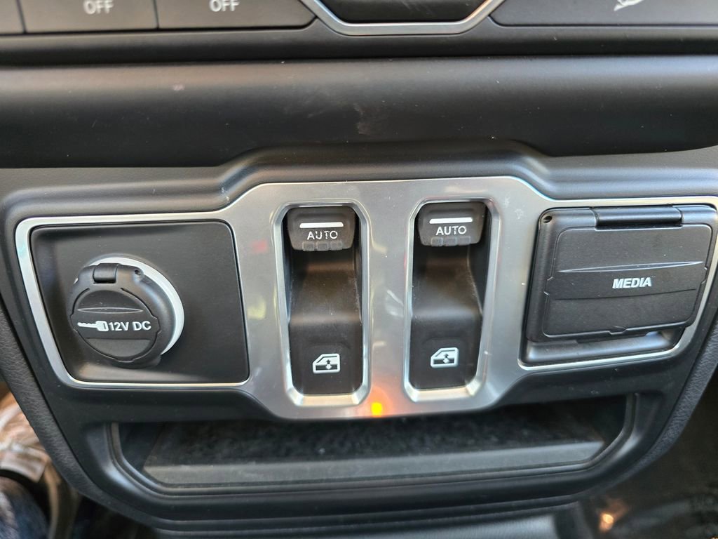 Used 2018 Jeep Wrangler Sport S image 60