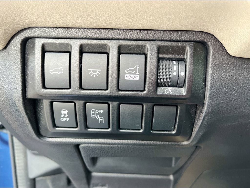 Used 2022 Subaru Ascent Limited w/ Technology Package image 10