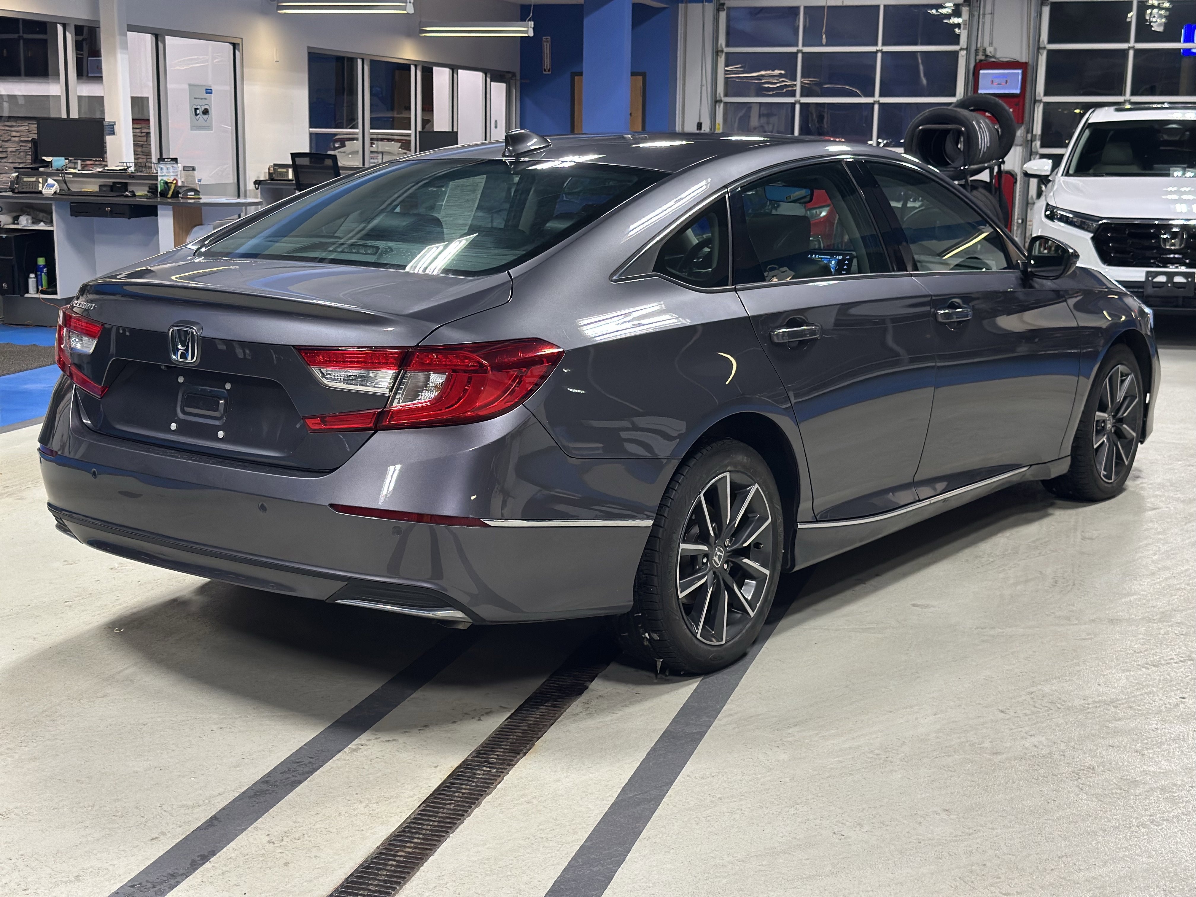 Used 2021 Honda Accord EX-L image 4