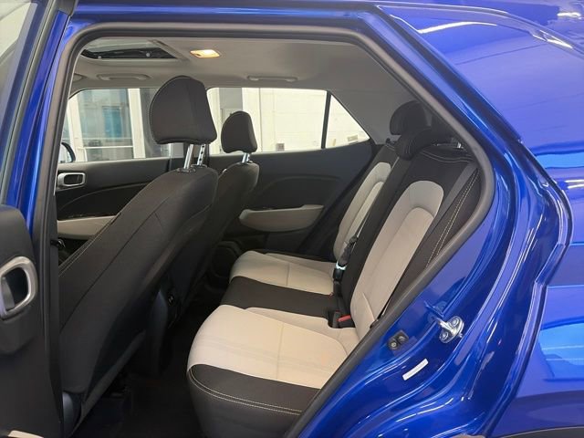 Used 2025 Hyundai Venue SEL image 25
