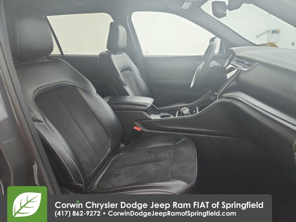 Certified 2024 Jeep Grand Cherokee L Laredo image 17