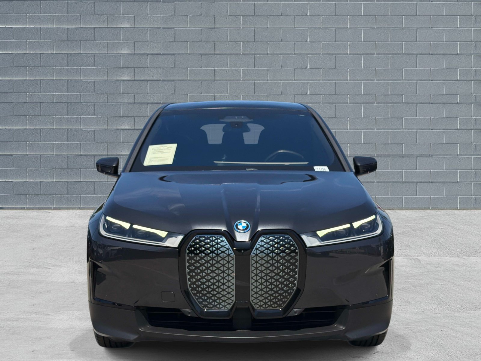 Used 2024 BMW iX xDrive50 AWD/4WD image 2