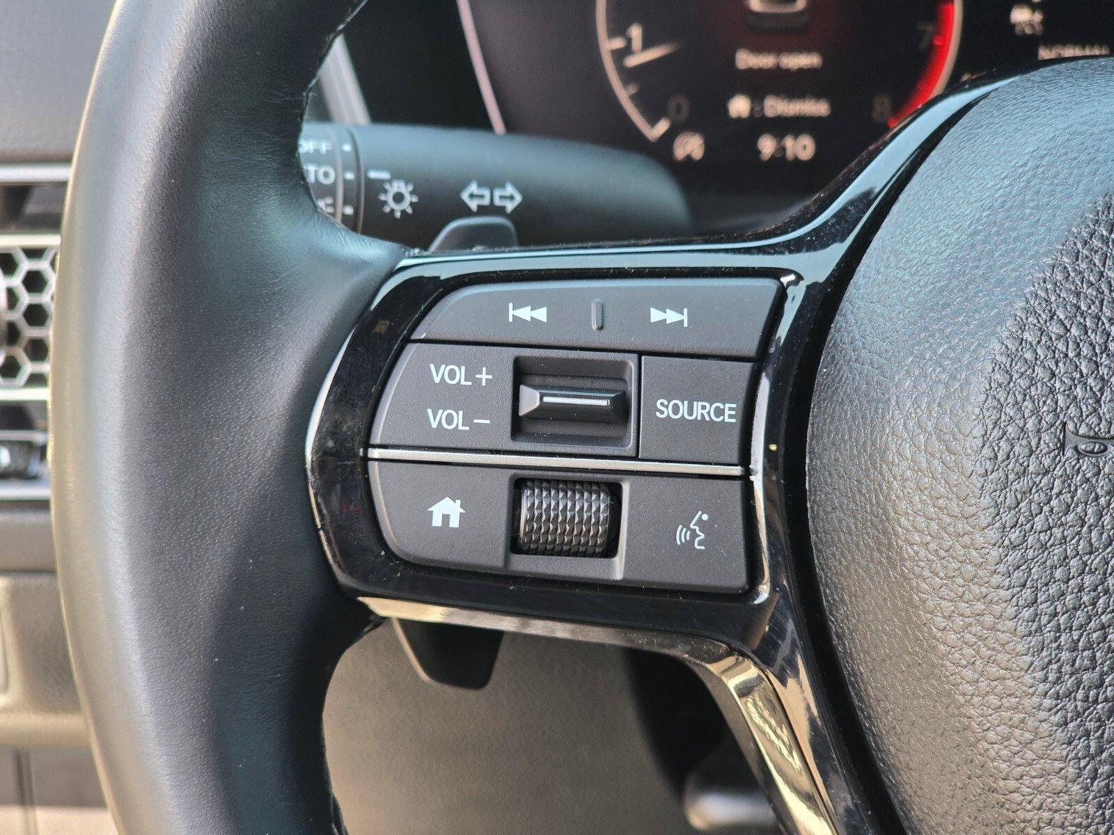 Certified 2025 Honda Civic Sport image 31