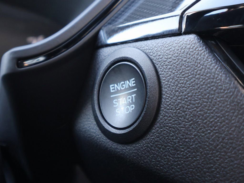 Certified 2025 Ford Escape ST-Line AWD/4WD image 32