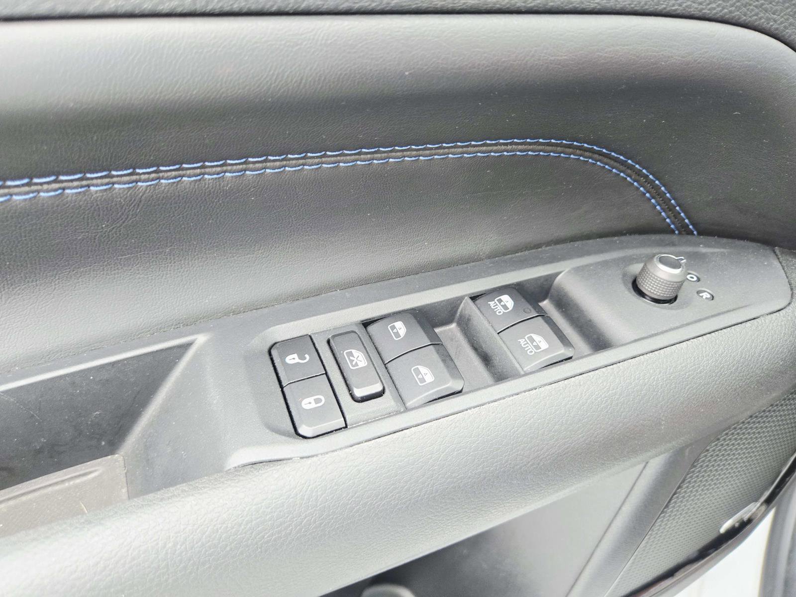 Used 2025 Jeep Compass Limited w/ High Altitude Package image 36