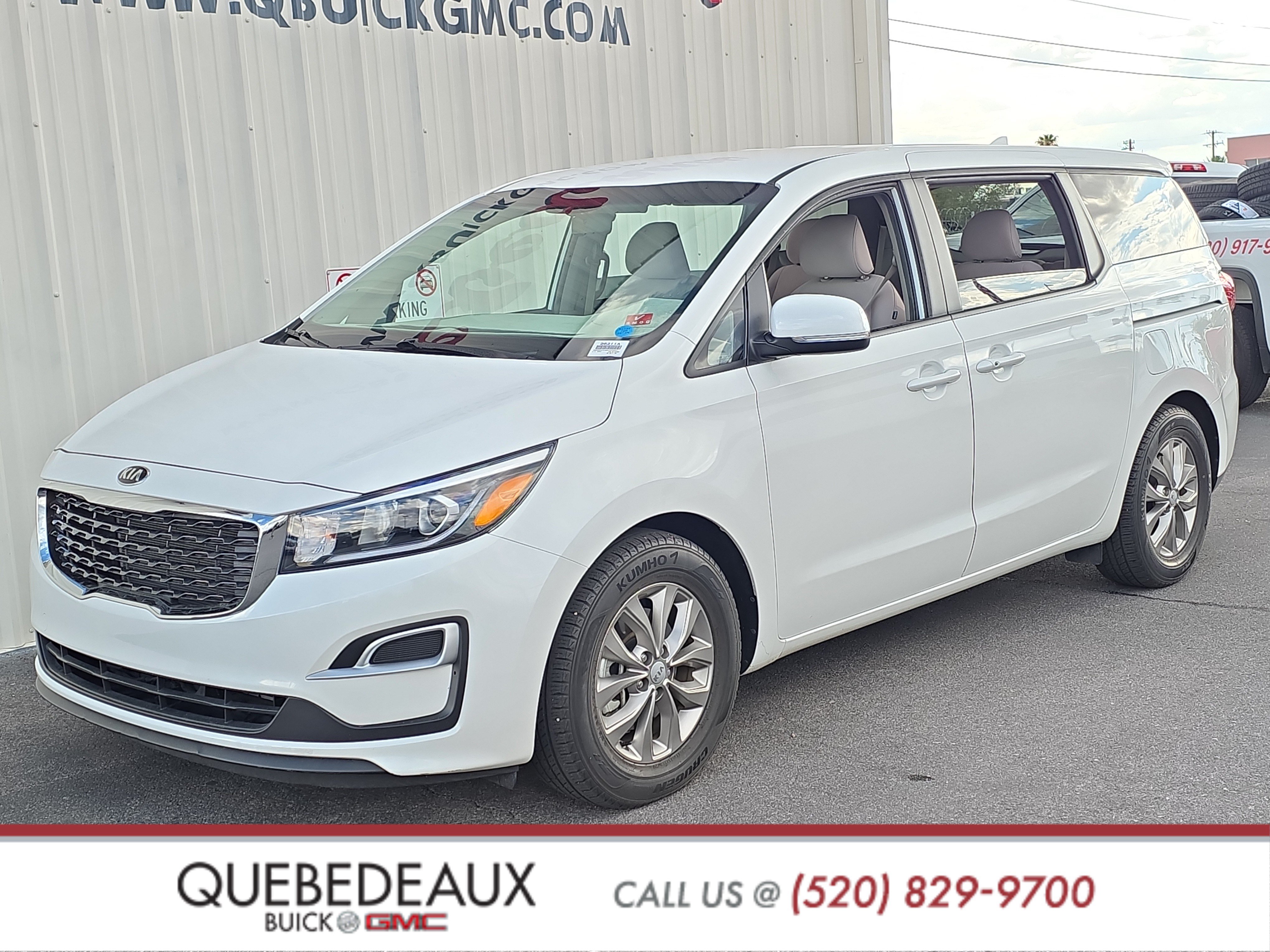 Used 2019 Kia Sedona LX FWD image 3