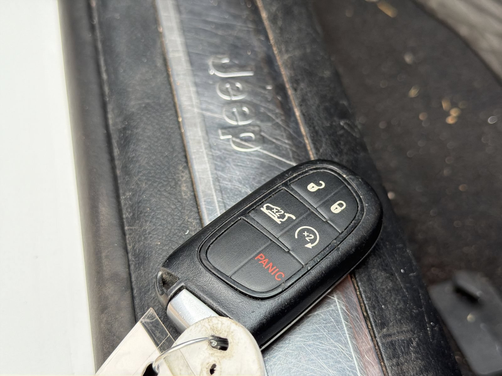 Used 2019 Jeep Cherokee Limited AWD/4WD image 37