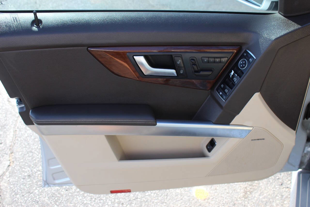 Used 2015 Mercedes-Benz GLK 350 2WD image 17