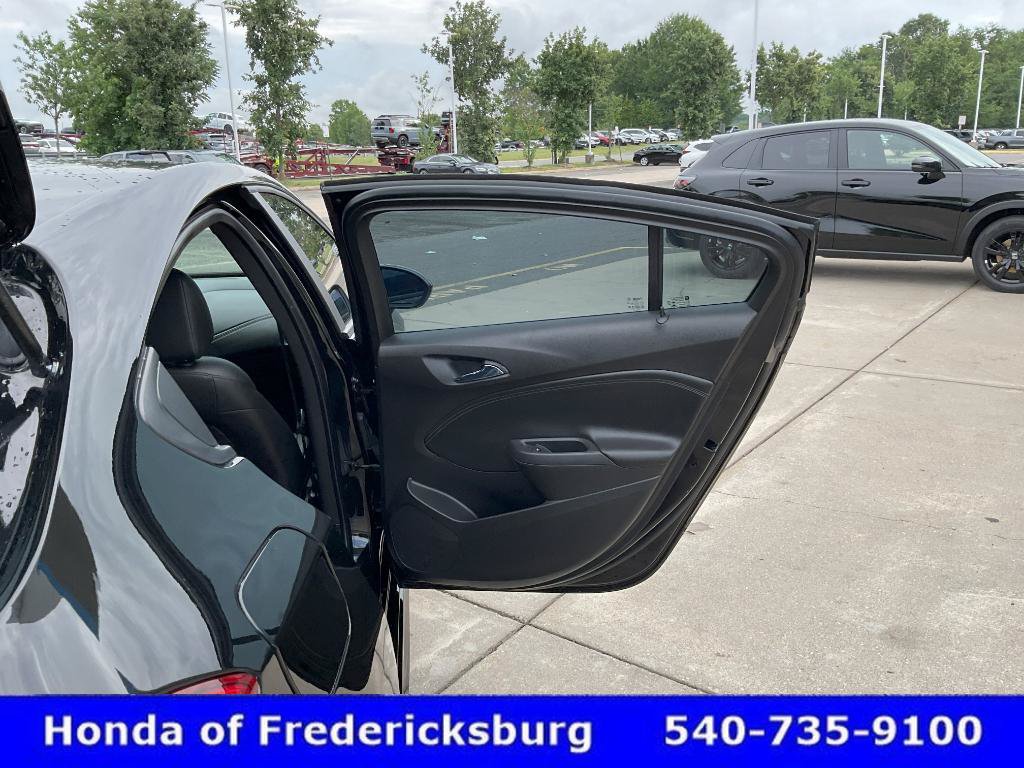 Used 2019 Chevrolet Cruze Diesel w/ Sun And Sound Package FWD image 17