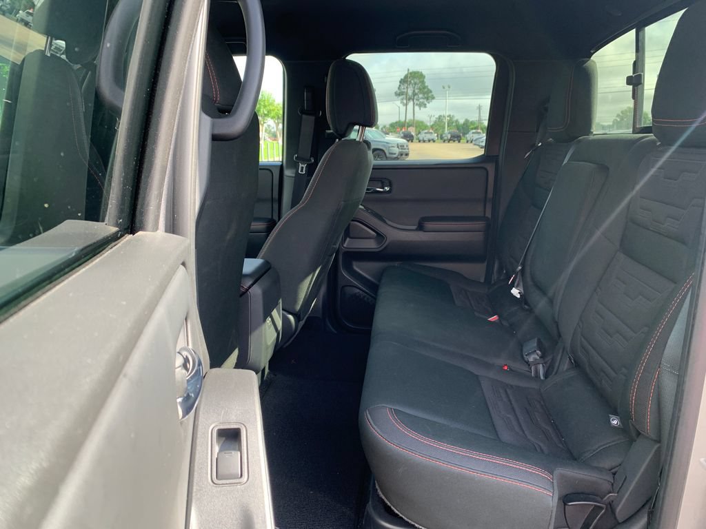 Used 2025 Nissan Frontier PRO-4X w/ Tow Package AWD/4WD image 26