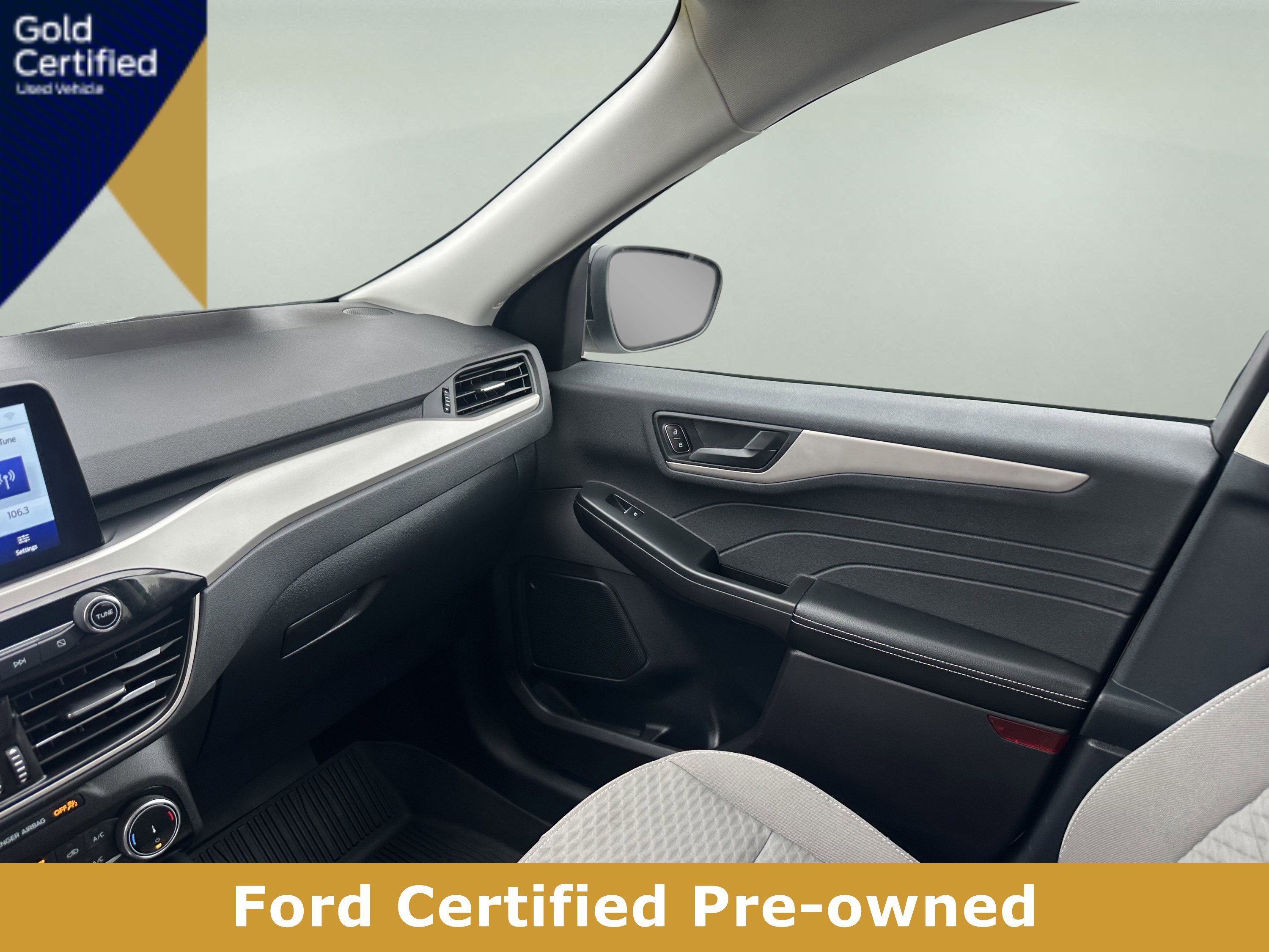 Certified 2022 Ford Escape SE w/ SE Sport Appearance Package image 16