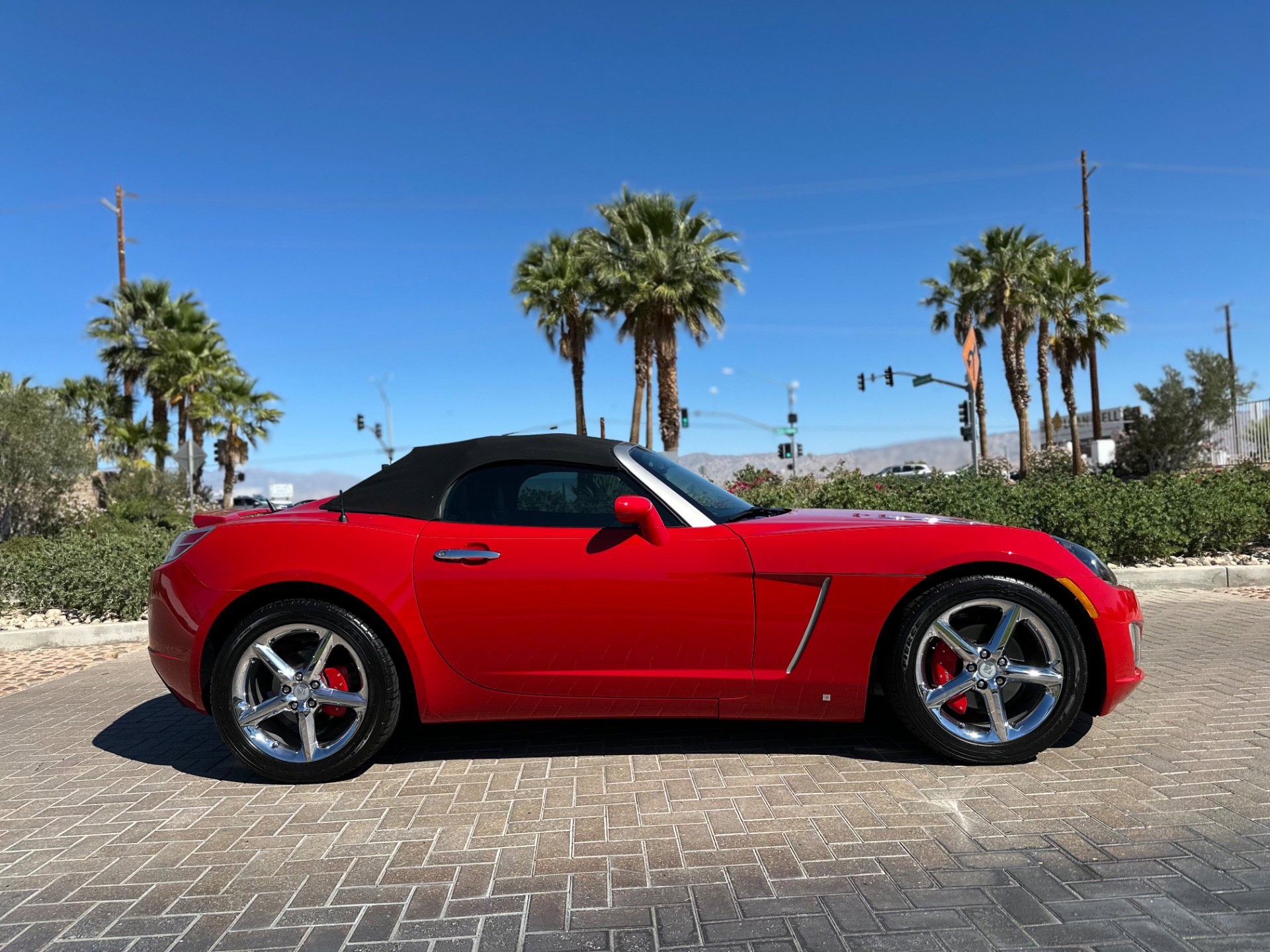 Used 2008 Saturn Sky Red Line RWD image 3
