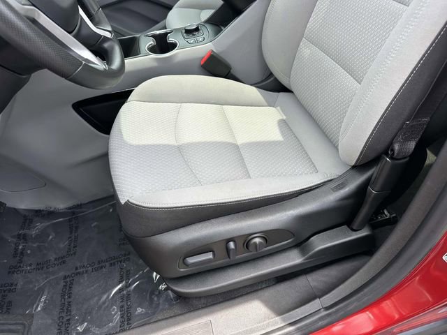 Used 2023 GMC Terrain SLE w/ Driver Convenience Package image 14