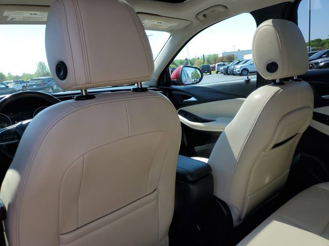 Used 2020 Buick Encore GX Essence w/ Experience Buick Package FWD image 37