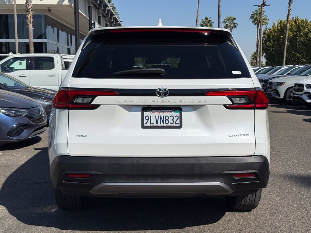 Used 2024 Toyota Grand Highlander AWD image 16