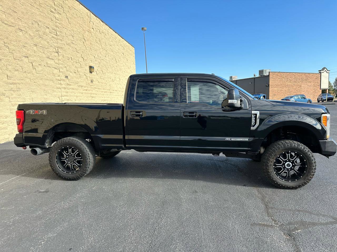 Used 2017 Ford F250 Lariat w/ Lariat Ultimate Package AWD/4WD image 6