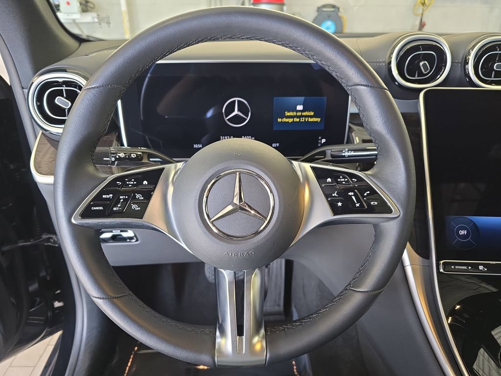Used 2025 Mercedes-Benz GLC 300 image 19