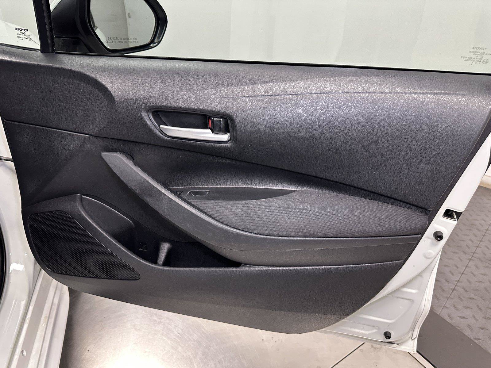 Used 2021 Toyota Corolla LE FWD image 36