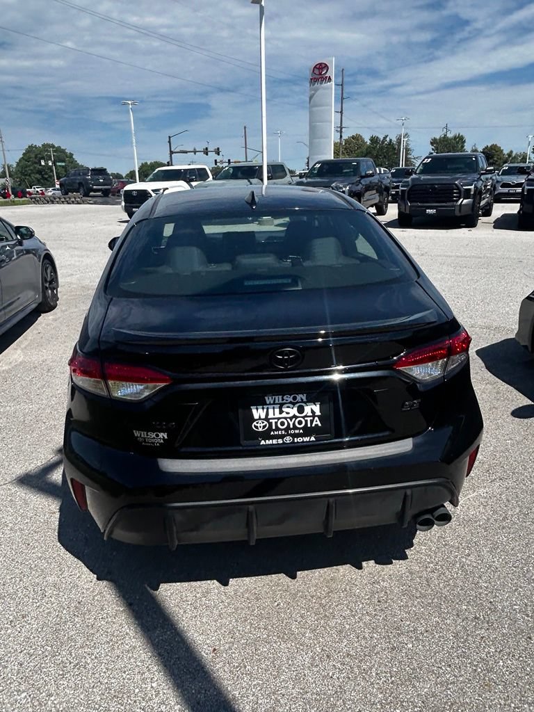 Used 2025 Toyota Corolla SE FWD image 11