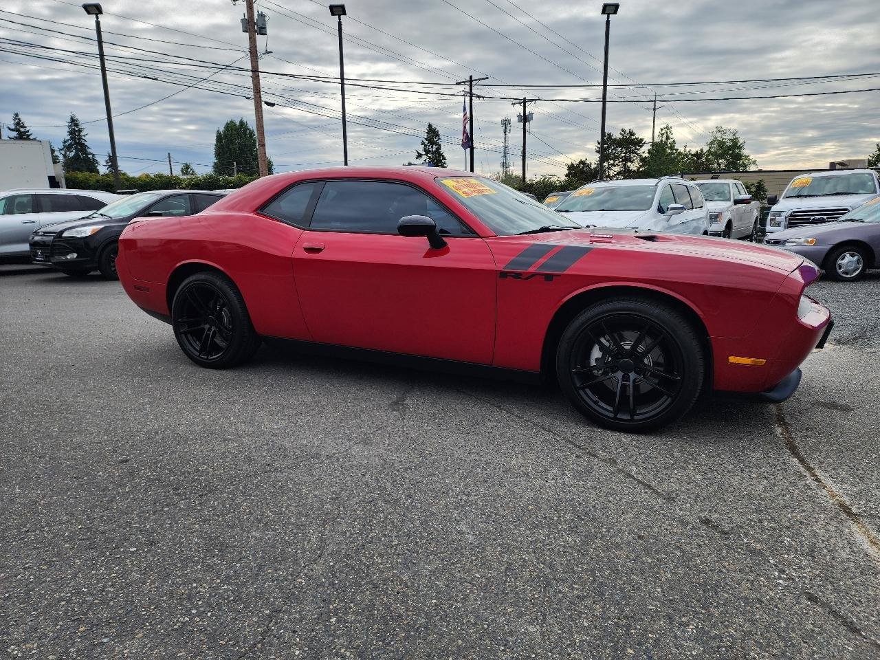 Used 2012 Dodge Challenger R/T RWD image 4